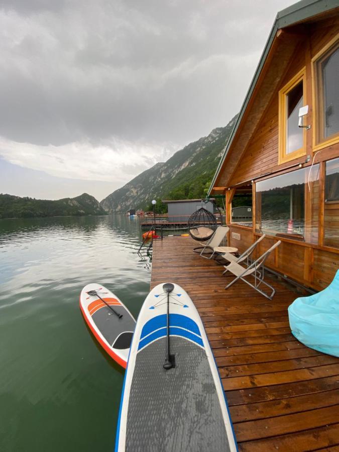 Viridian Three Boathouse Micah, Perucac Lake Exterior foto