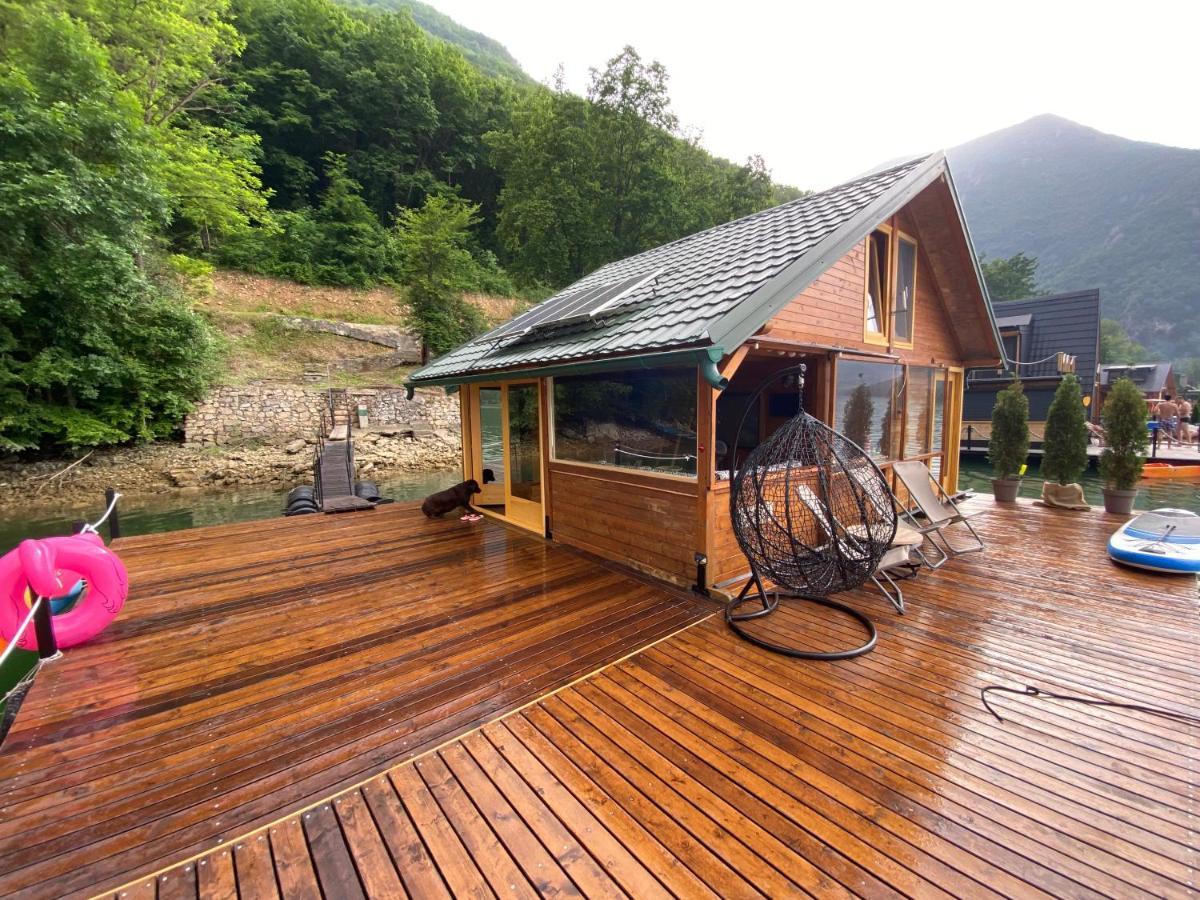 Viridian Three Boathouse Micah, Perucac Lake Exterior foto